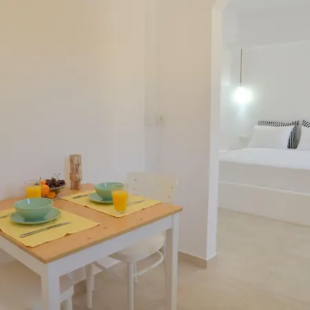 La Casa De Zag Adamantas (Milos)